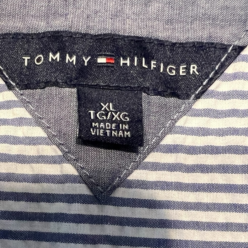 Tommy Hilfiger Seersucker Blue and White Striped Button Down Sleeveless Top - Picture 11 of 13